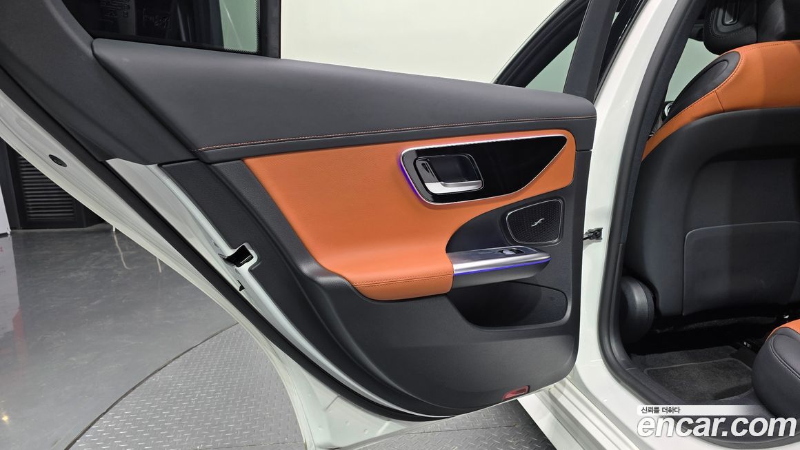 Mercedes-Benz C-Class 2023