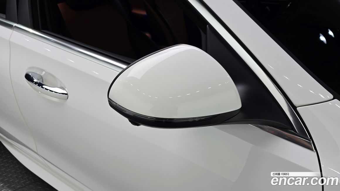 Mercedes-Benz C-Class 2023