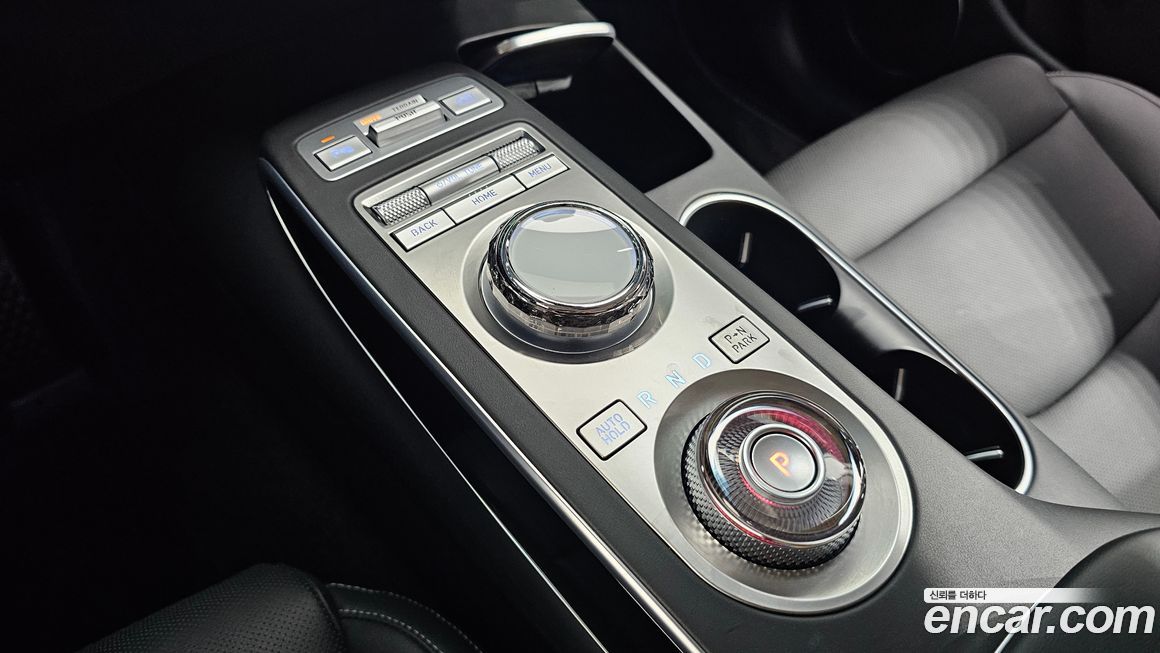 Genesis GV70 2024