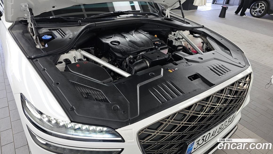 Genesis GV70 2025