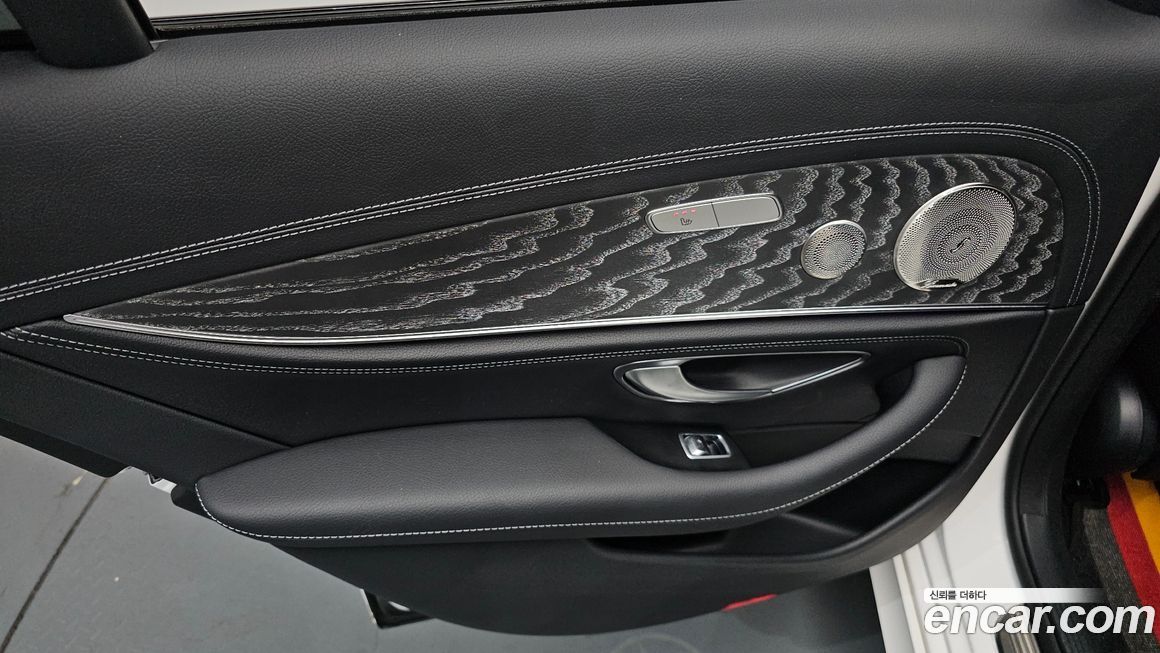 Mercedes-Benz E-Class 2023