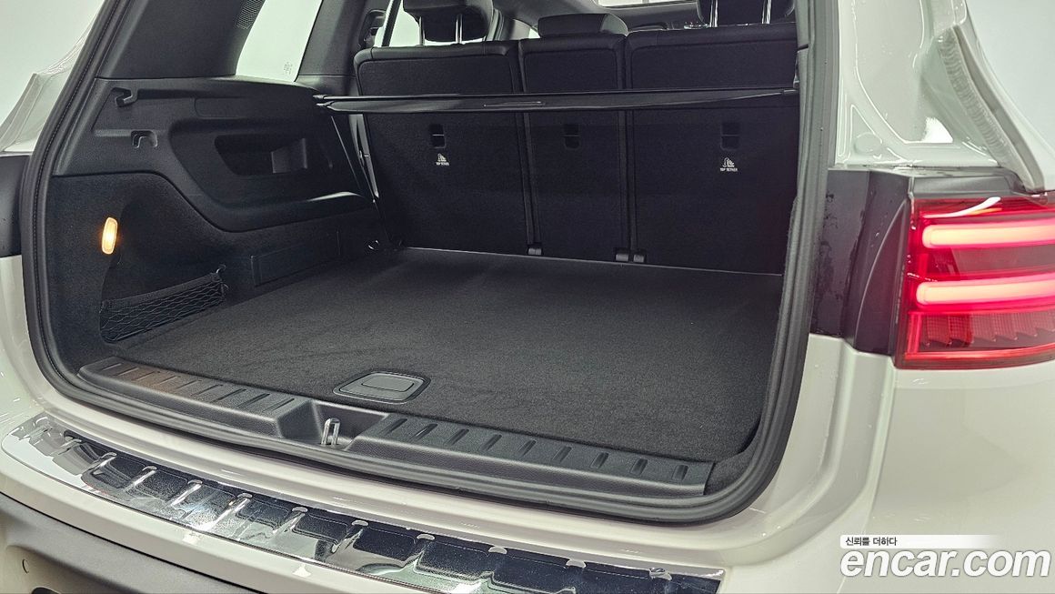 Mercedes-Benz EQB 2025