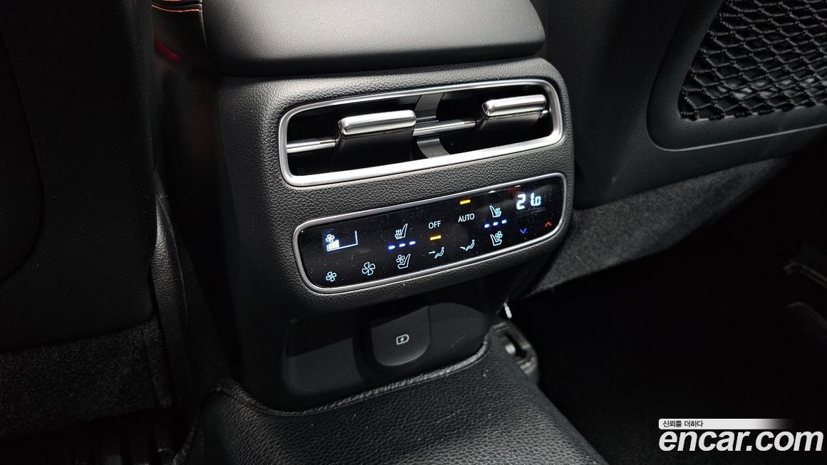 Genesis GV70 2025