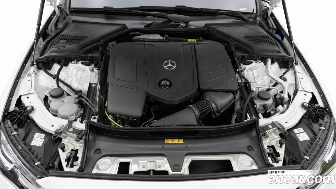 Mercedes-Benz E-Class 2025