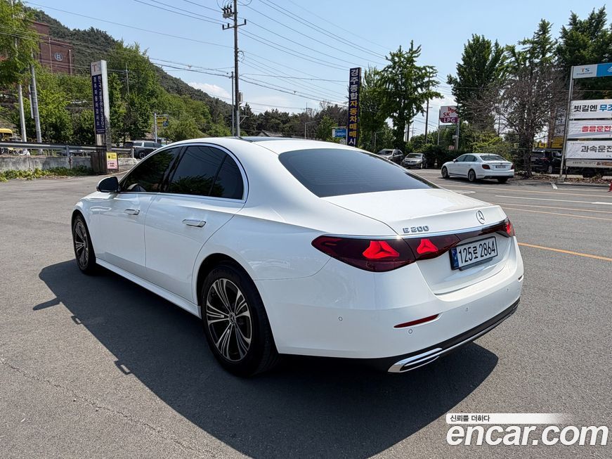 Mercedes-Benz E-Class 2024