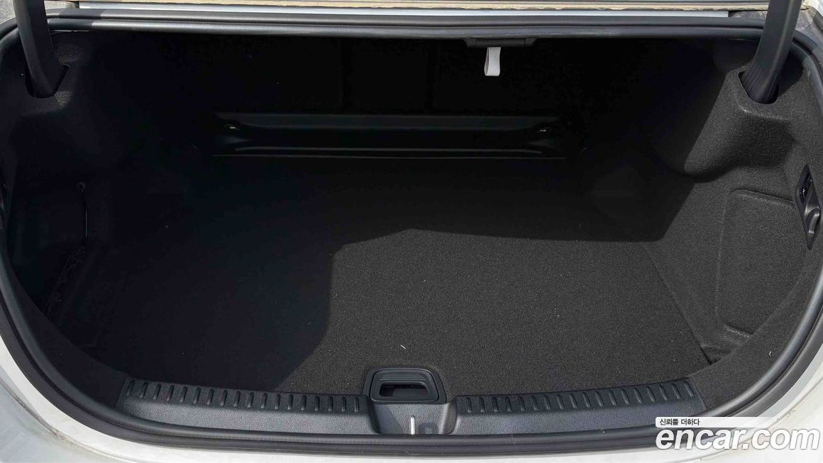 Mercedes-Benz E-Class 2025