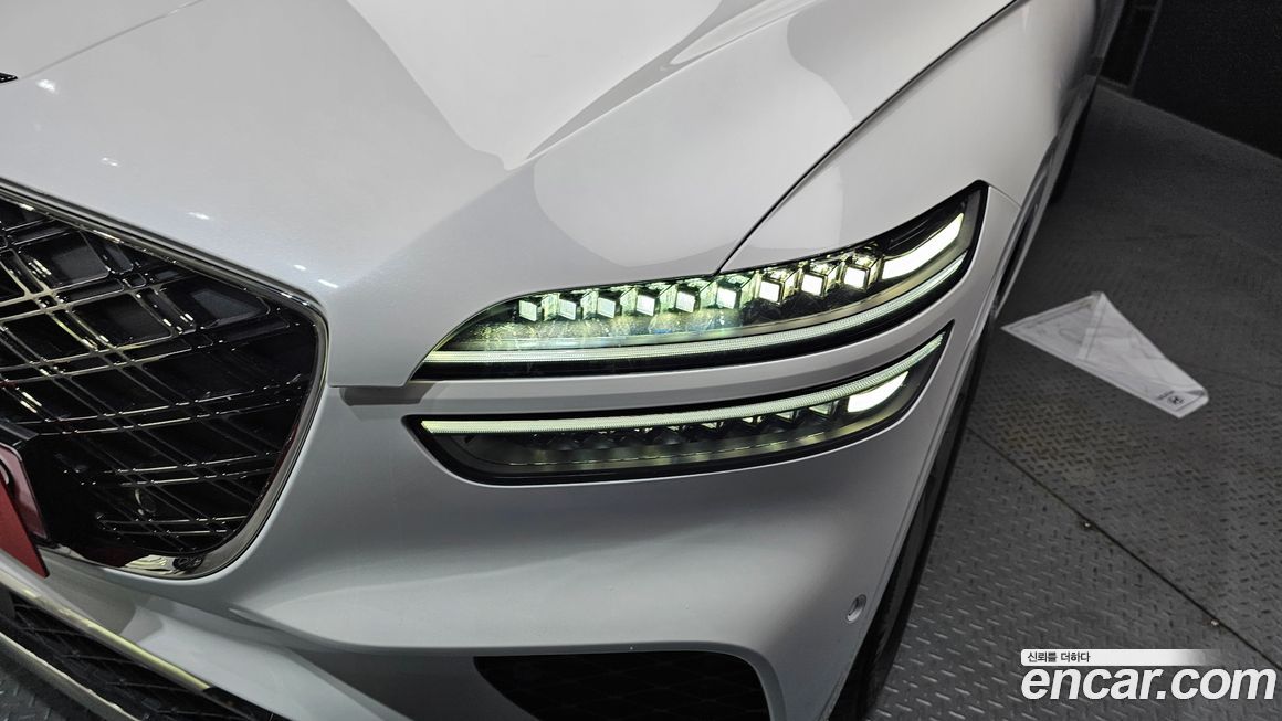 Genesis GV70 2025