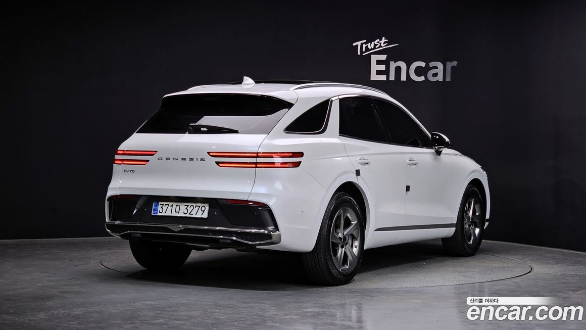 Genesis GV70 2025