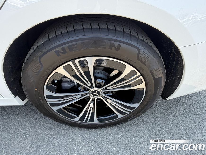 Mercedes-Benz E-Class 2024