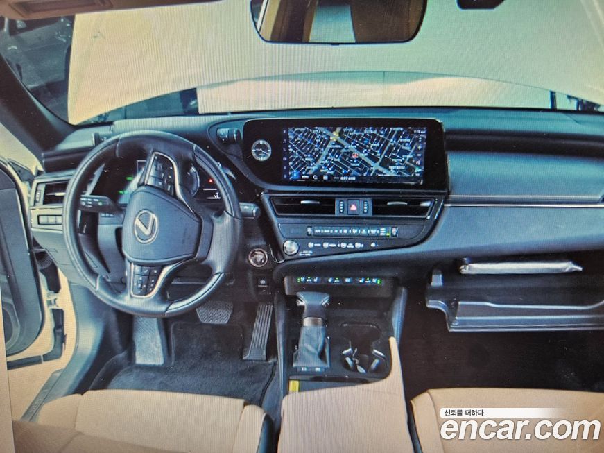 Lexus ES 2025