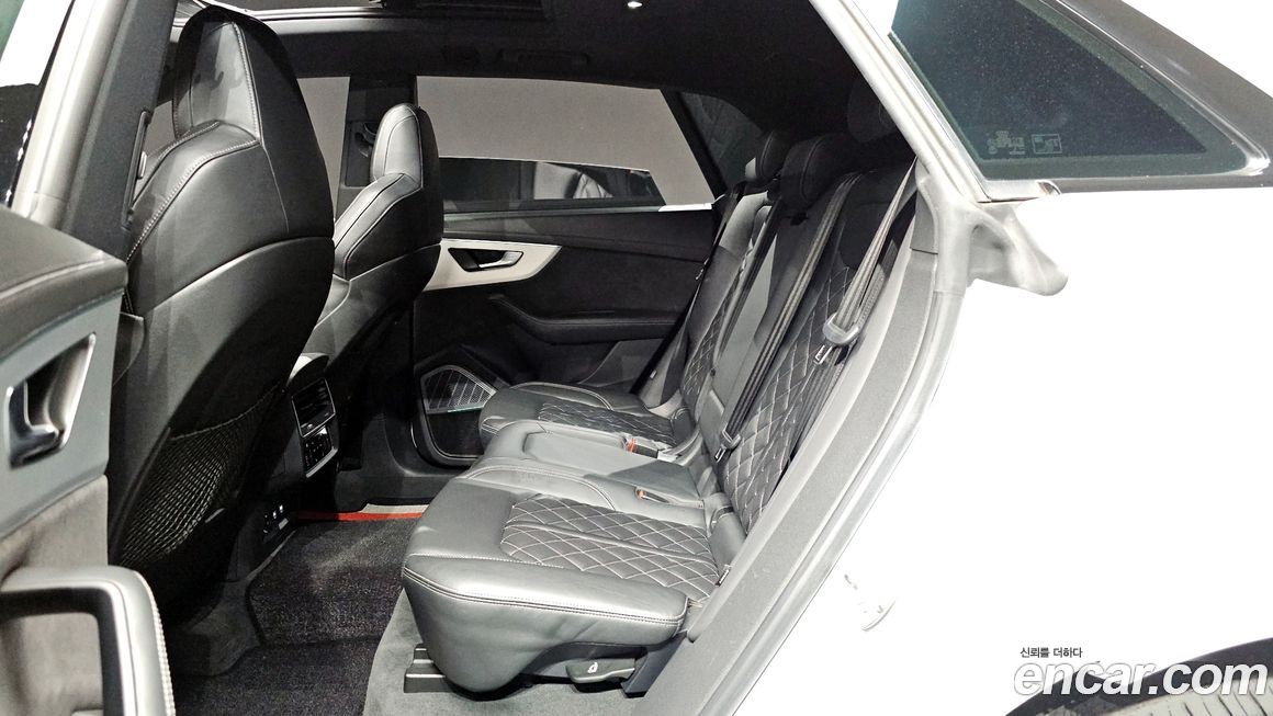 Audi Q8 2020