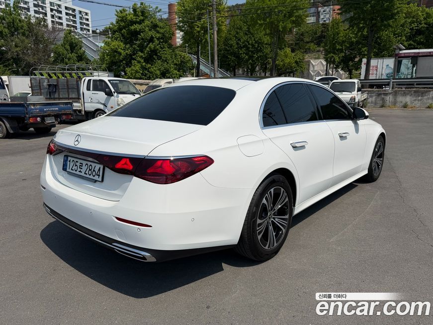 Mercedes-Benz E-Class 2024