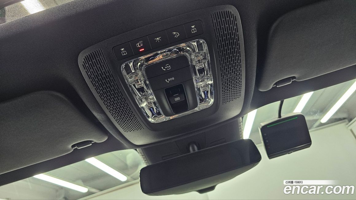 Mercedes-Benz EQB 2025