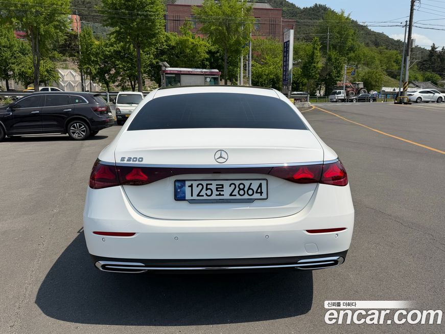 Mercedes-Benz E-Class 2024