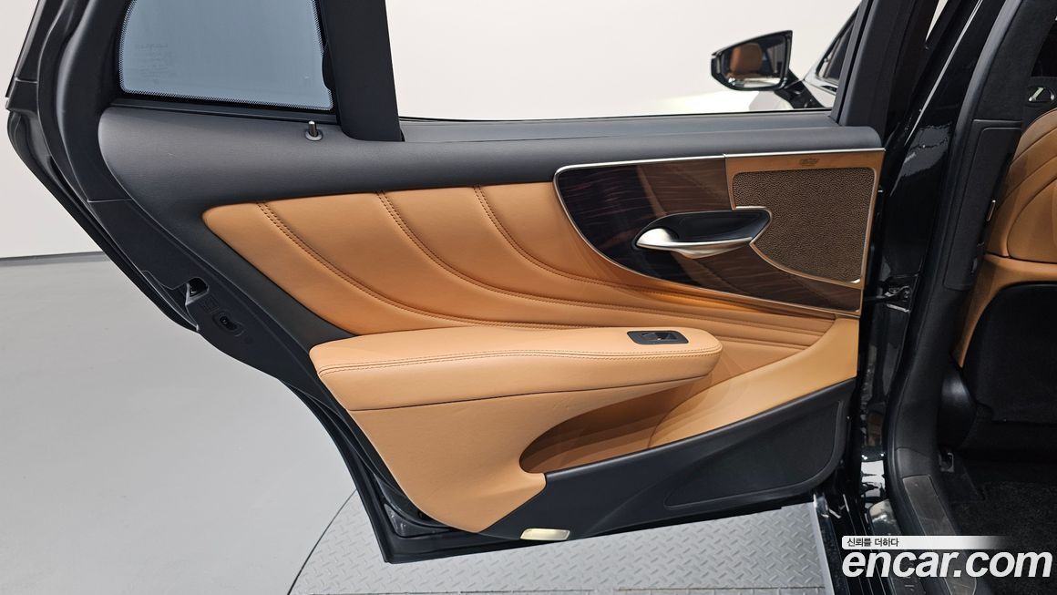 Lexus LS 2021