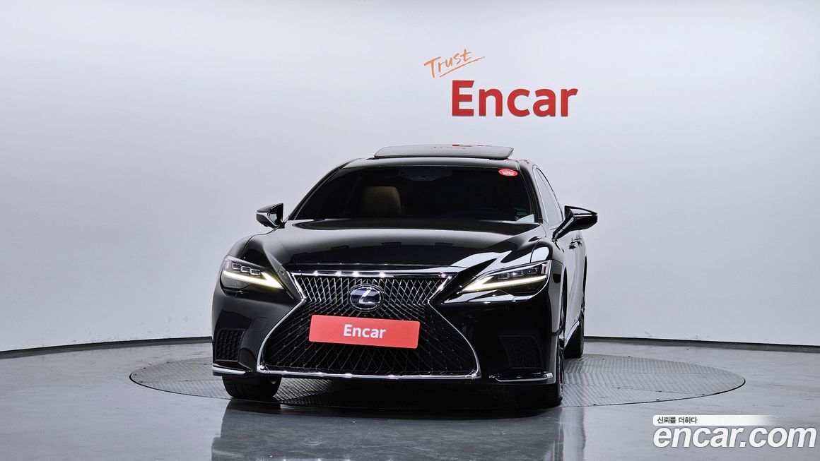 Lexus LS 2021