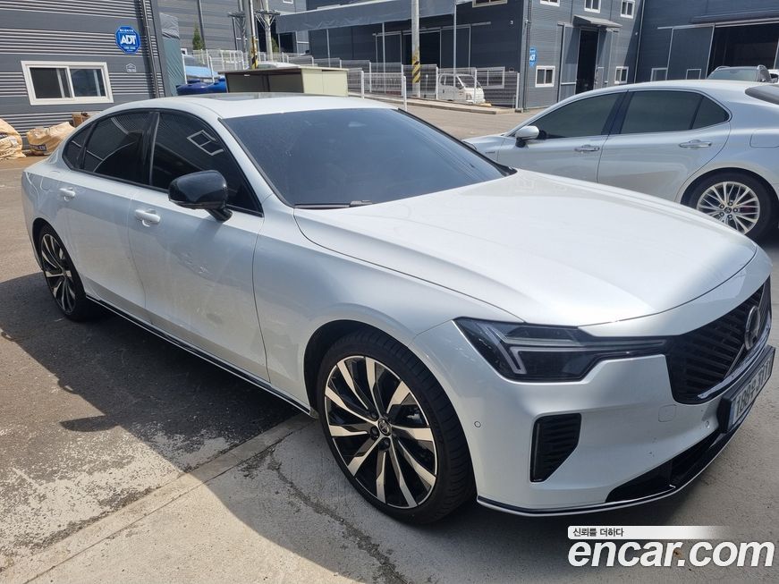 Volvo S90 2026
