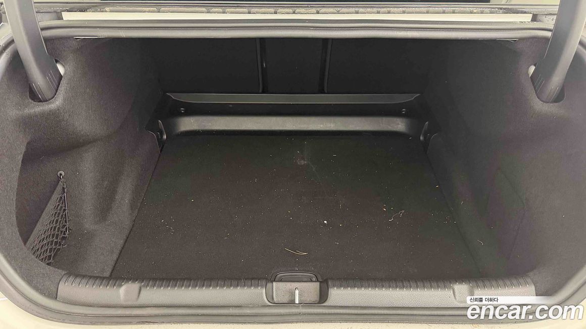 Mercedes-Benz EQE 2024