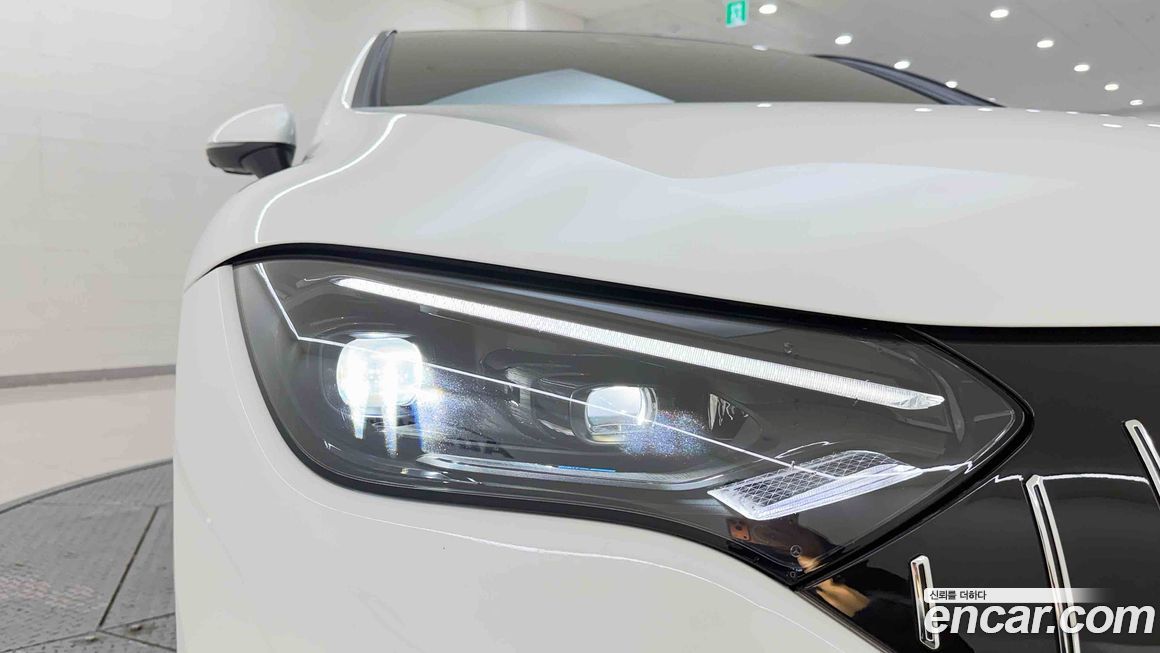 Mercedes-Benz EQE 2024