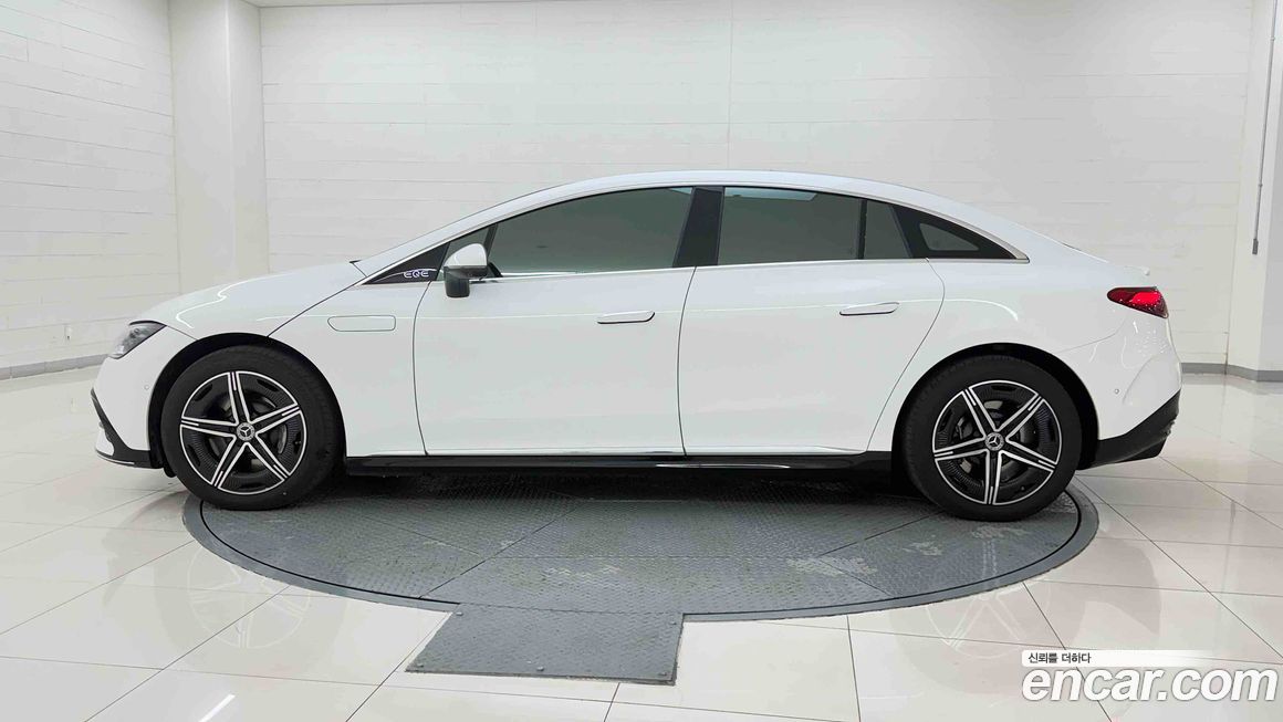 Mercedes-Benz EQE 2024