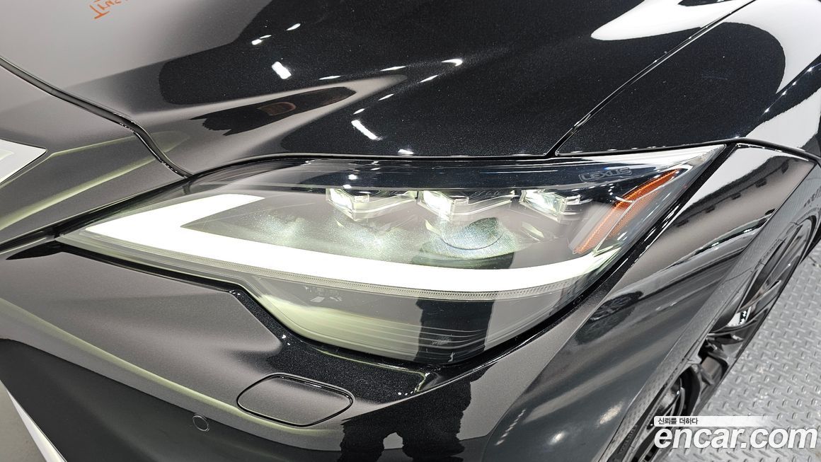 Lexus LS 2021