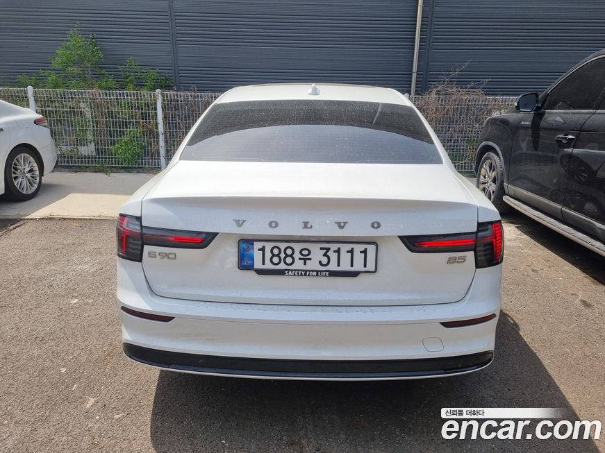 Volvo S90 2026