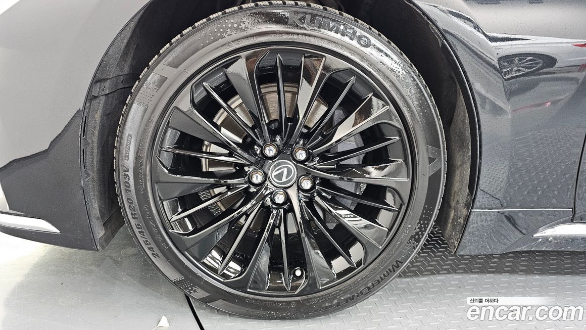 Lexus LS 2021