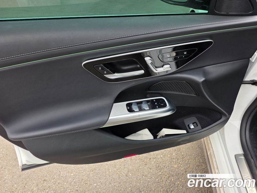 Mercedes-Benz E-Class 2024