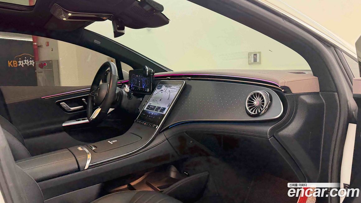 Mercedes-Benz EQE 2024