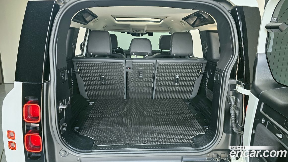 Land Rover Defender 2022