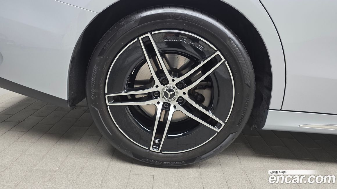 Mercedes-Benz E-Class 2024