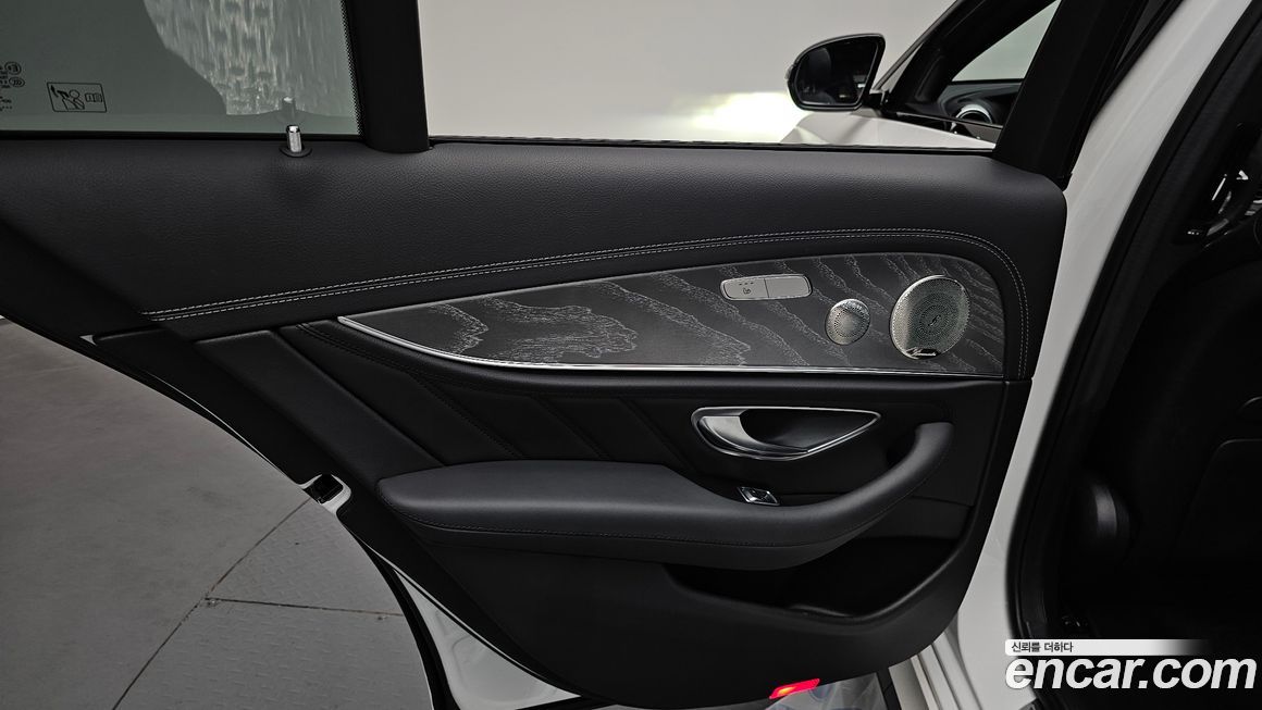 Mercedes-Benz E-Class 2023