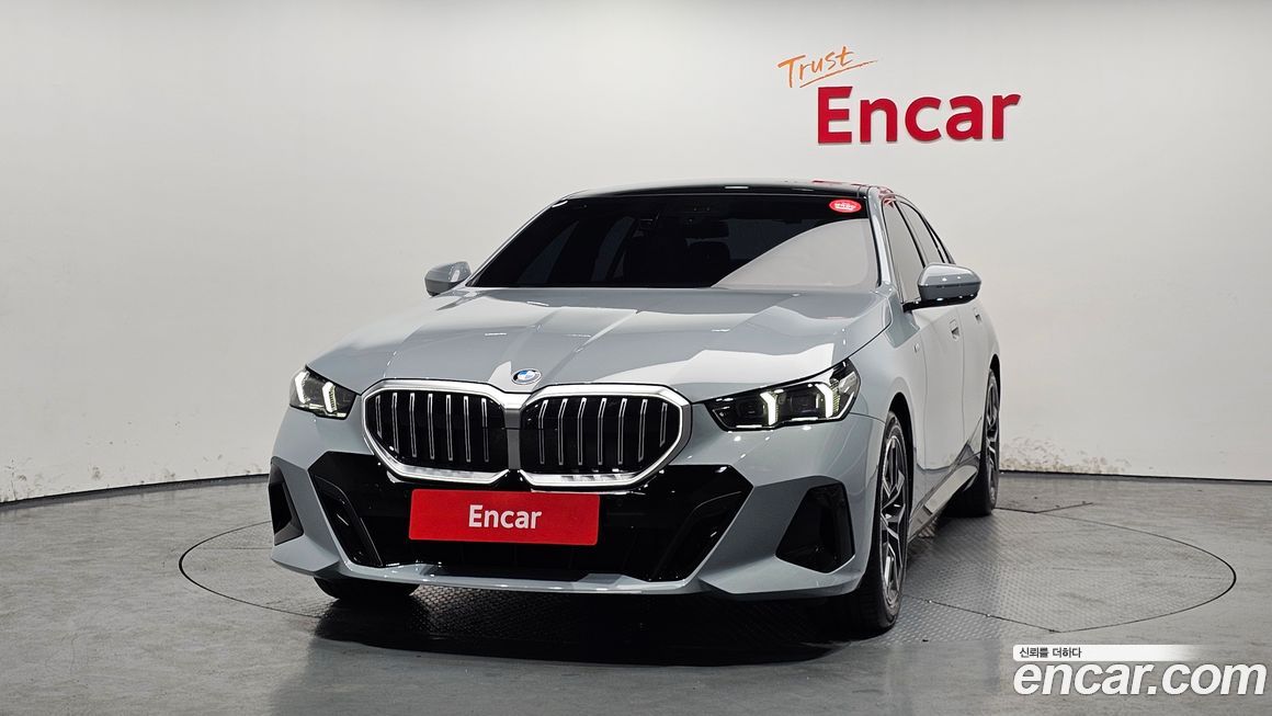 BMW 5-Series 2024