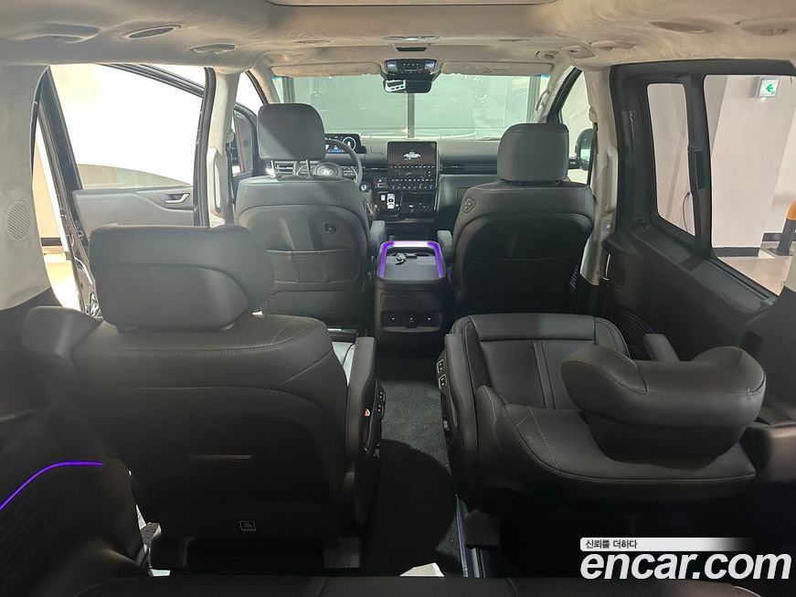 Hyundai Staria 2025