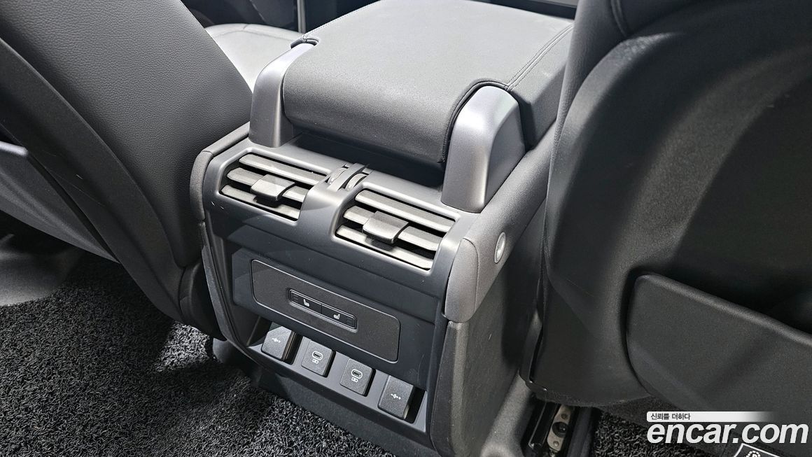 Land Rover Defender 2022