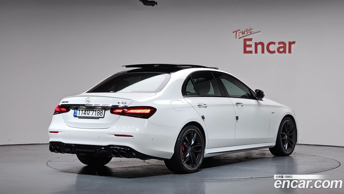 Mercedes-Benz E-Class 2023