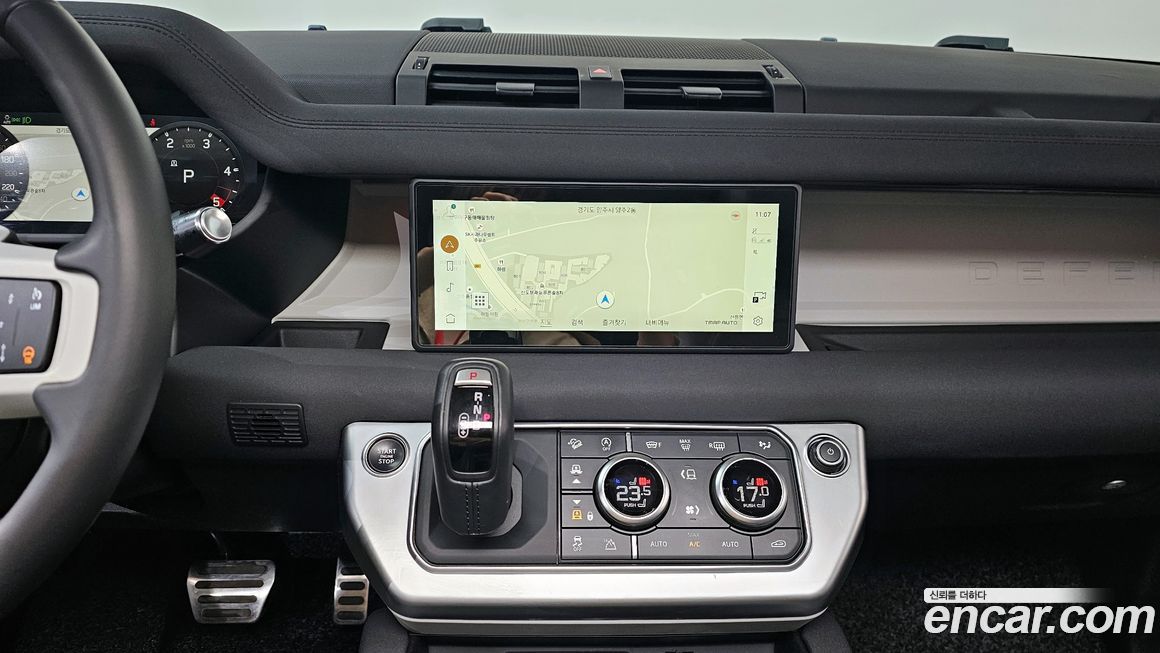 Land Rover Defender 2022