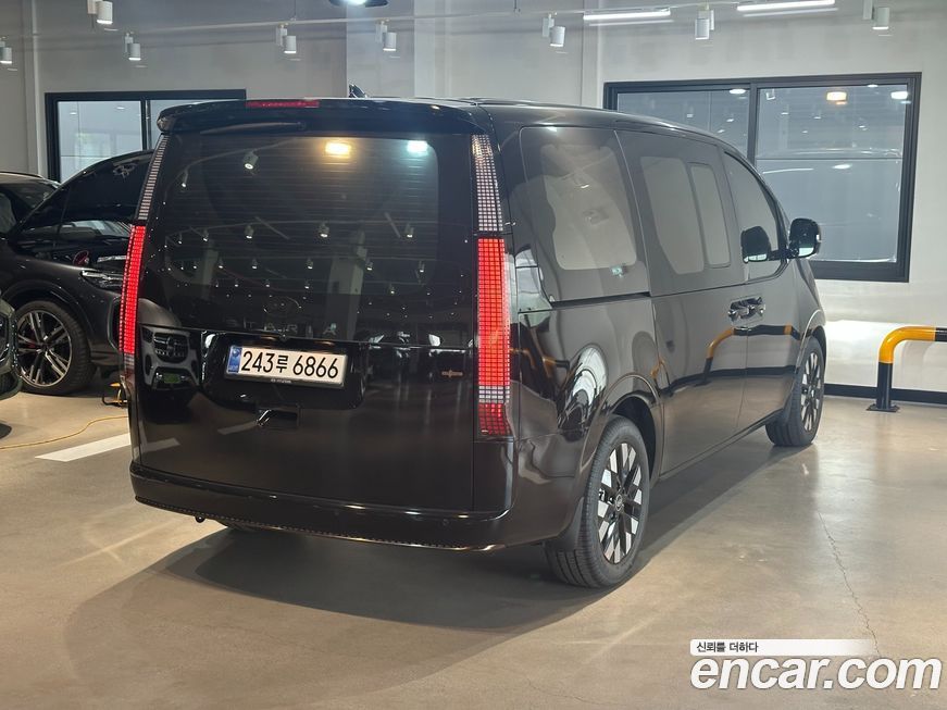 Hyundai Staria 2025
