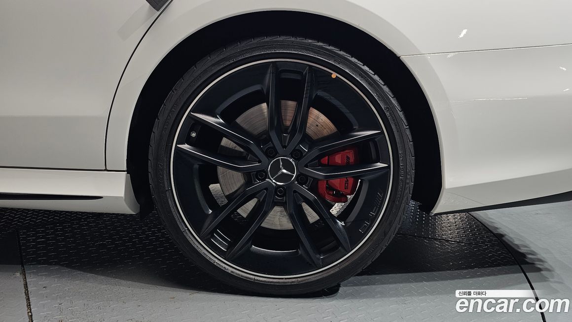 Mercedes-Benz E-Class 2023
