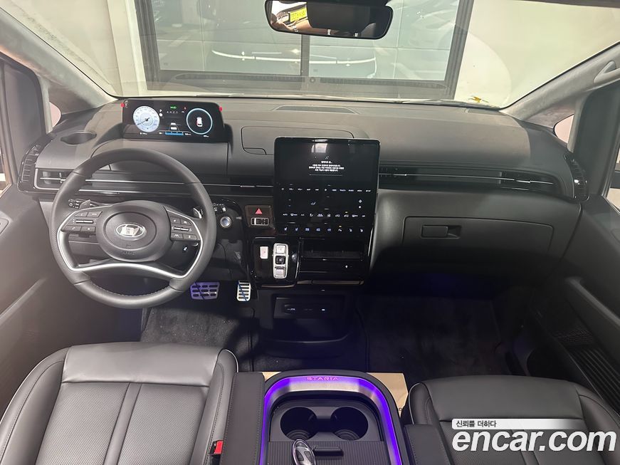 Hyundai Staria 2025