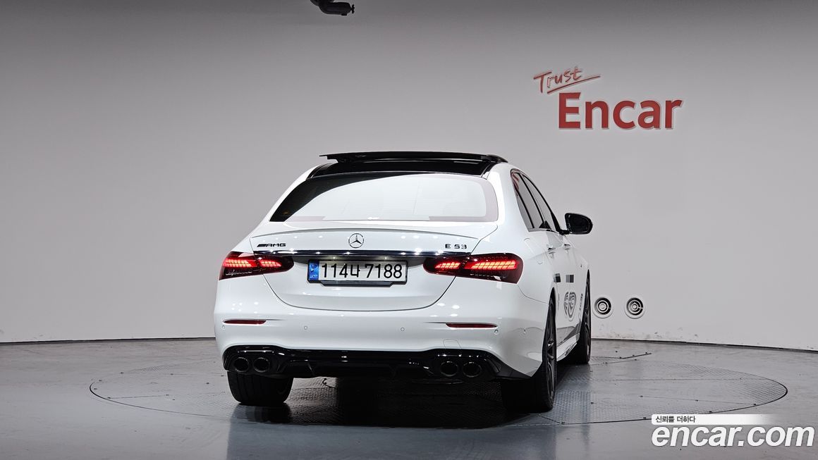 Mercedes-Benz E-Class 2023
