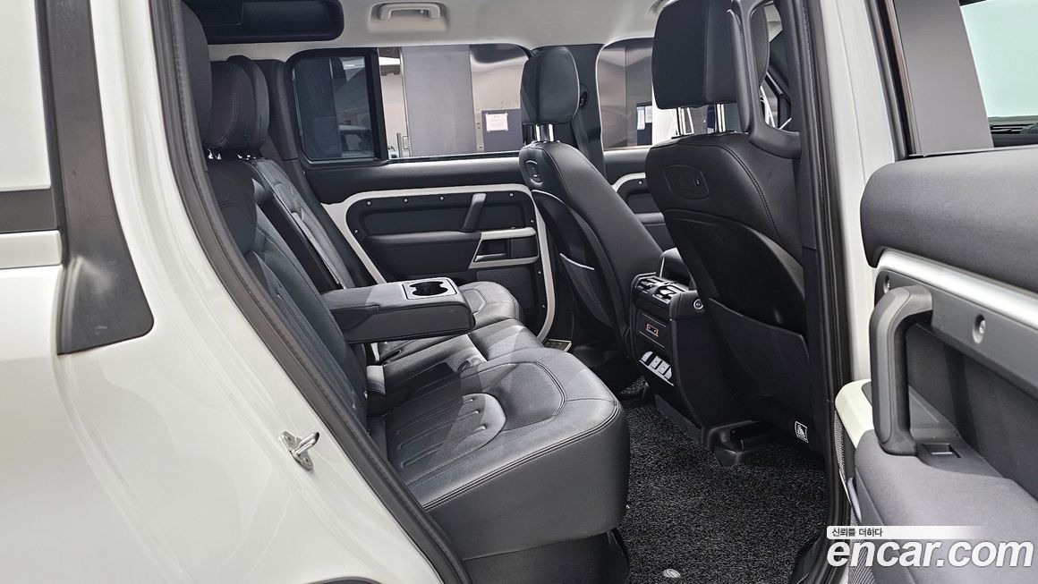 Land Rover Defender 2022