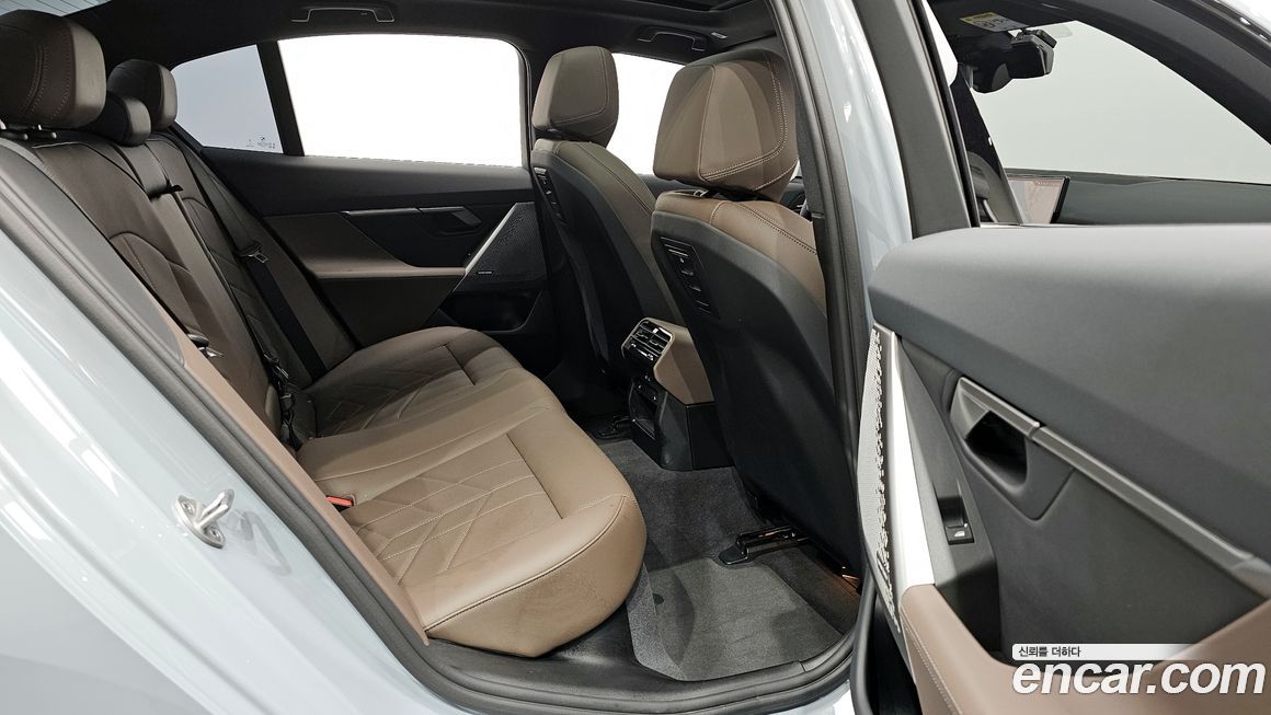 BMW 5-Series 2024