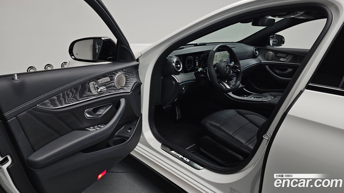 Mercedes-Benz E-Class 2023