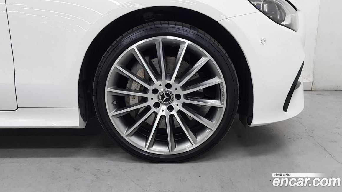 Mercedes-Benz E-Class 2023