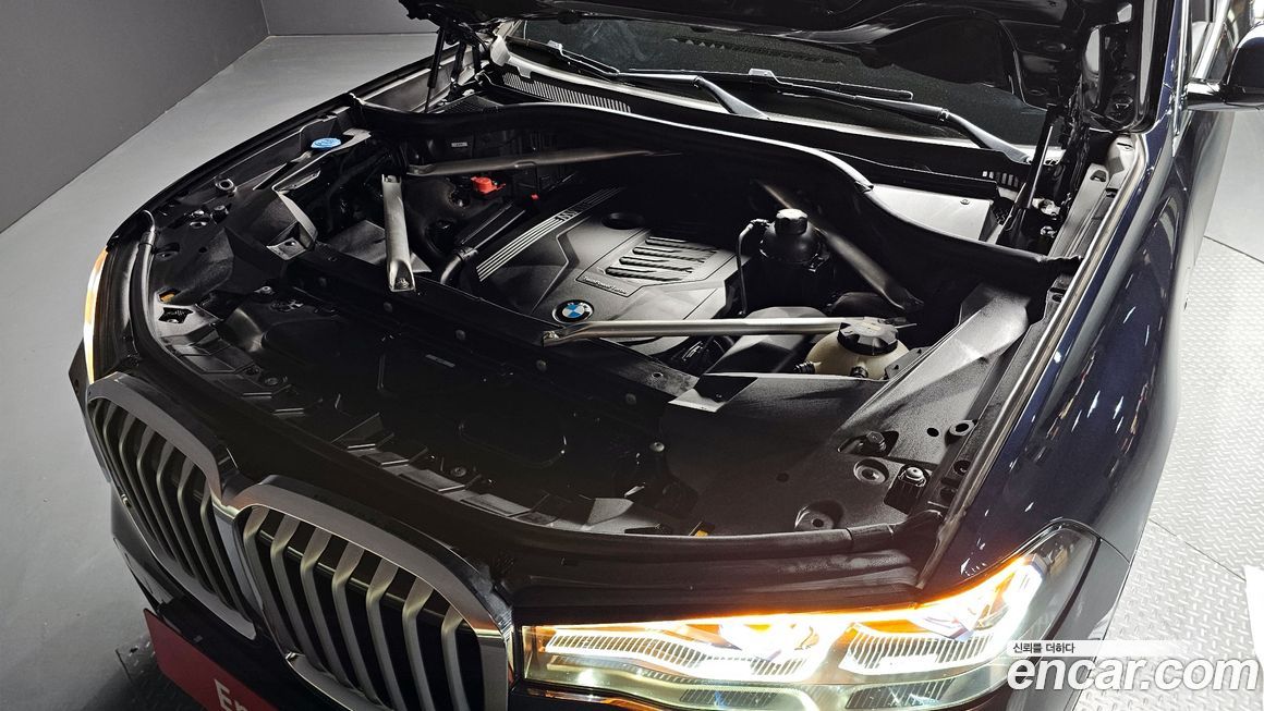 BMW X7 2021
