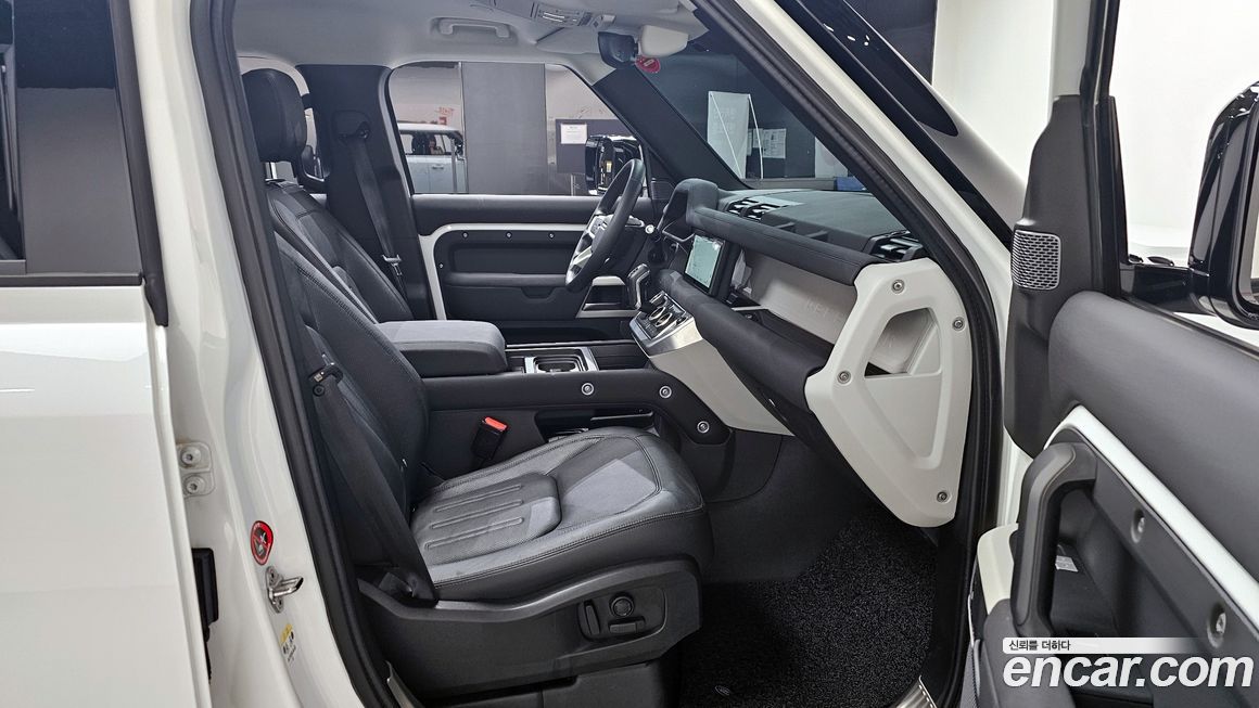 Land Rover Defender 2022