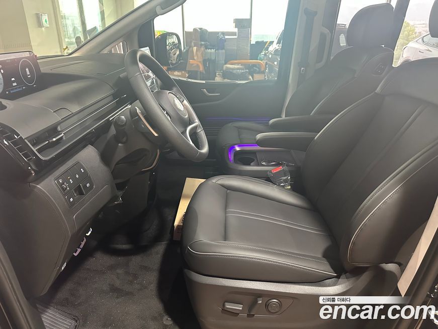 Hyundai Staria 2025