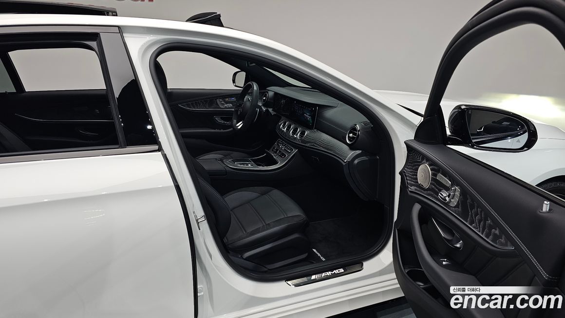 Mercedes-Benz E-Class 2023