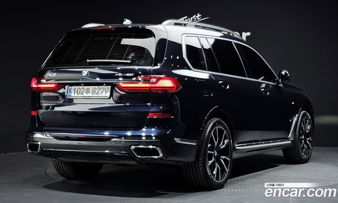 BMW X7 2021